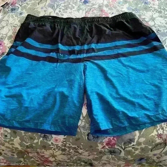 Men Kirkland swim trunks. New with tags size XXL - Picture 2 of 5